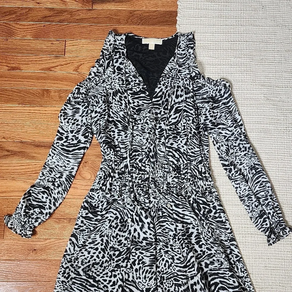 Michael Kors Long Sleeve Dress Black White Cold Shoulder Midi‎ Tassel Prep S